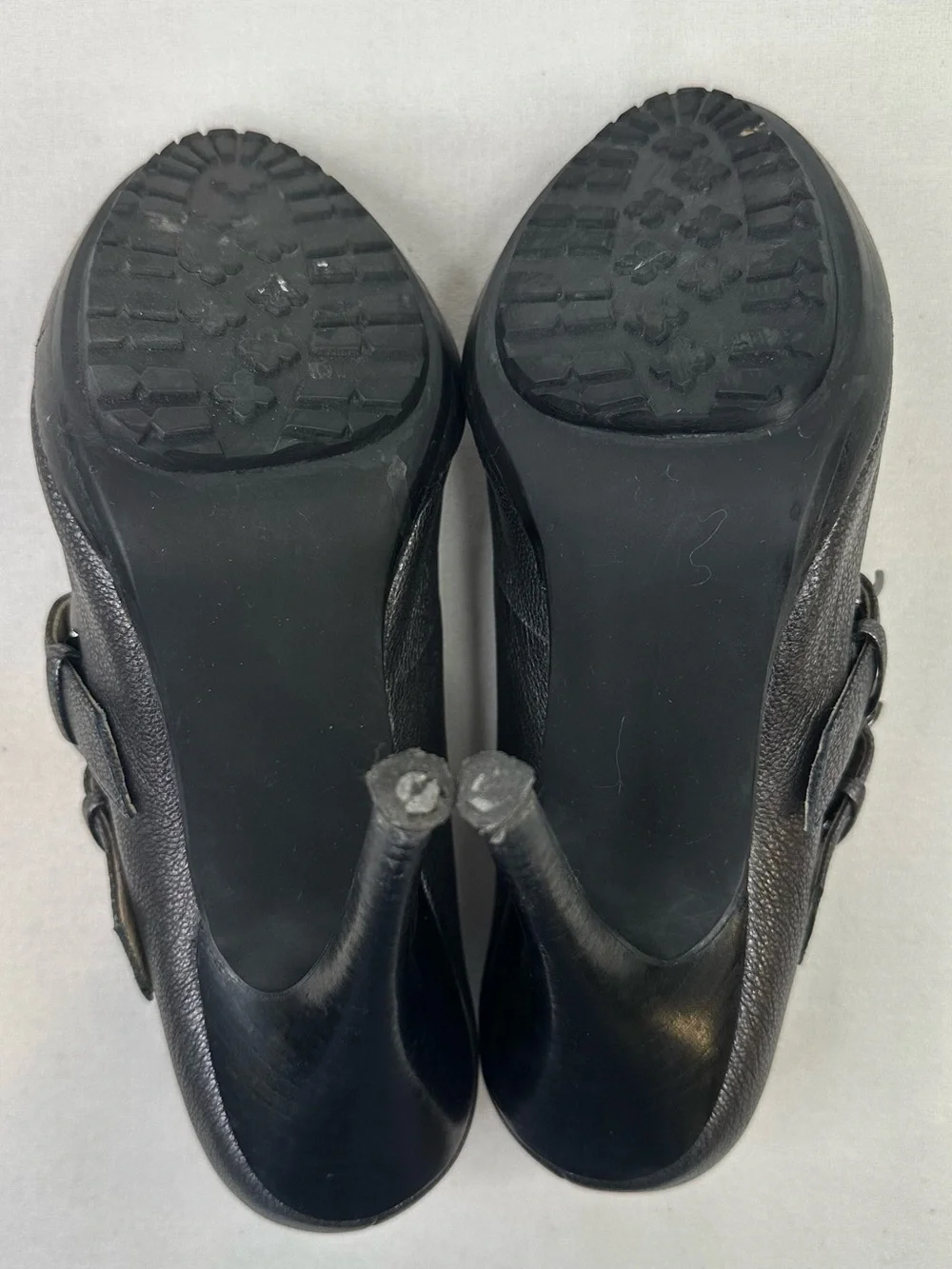 Michael Kors Peep Toe Double Buckle Heels Pewter Metallic Leather 7